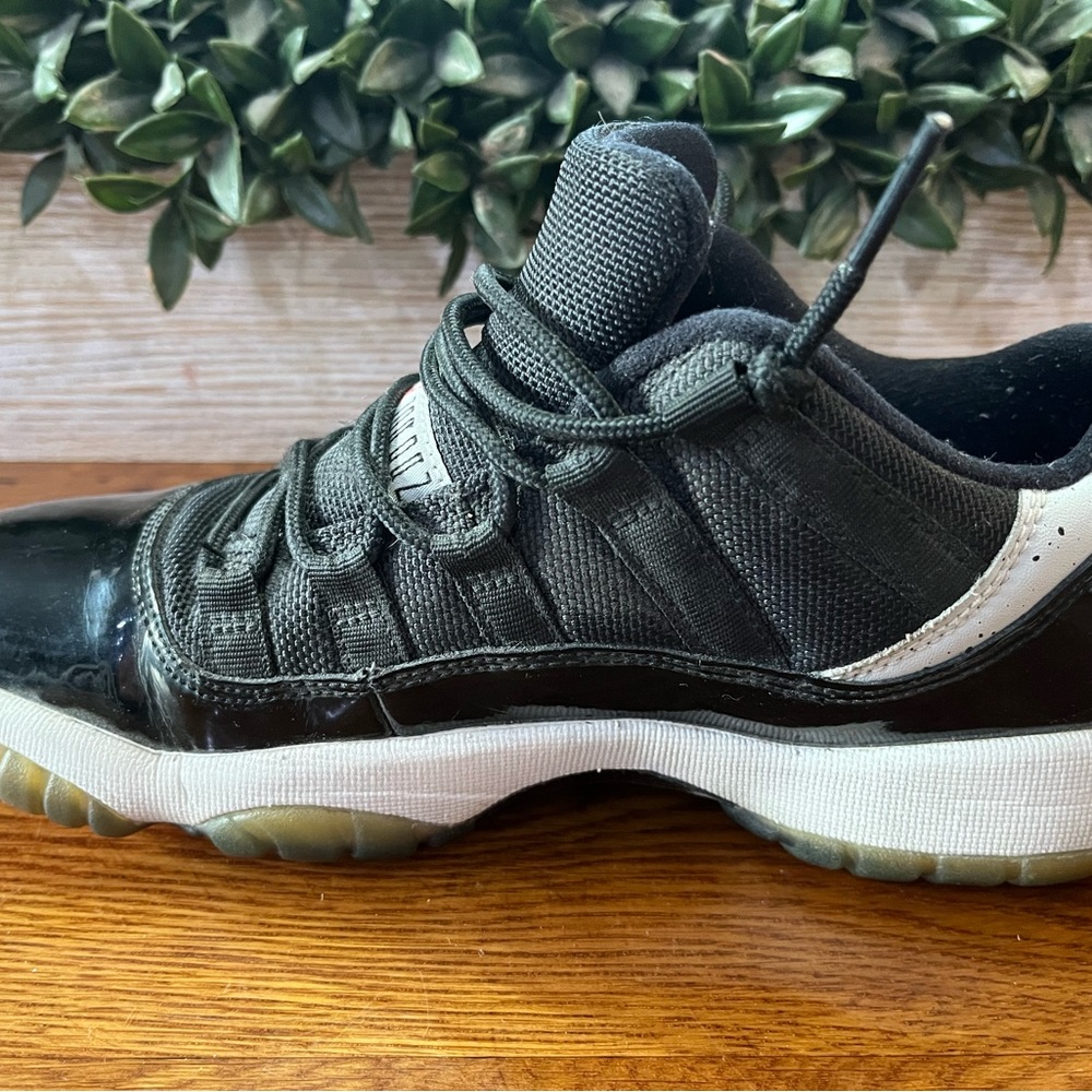 Size 5.5y - Picture 5 of 5